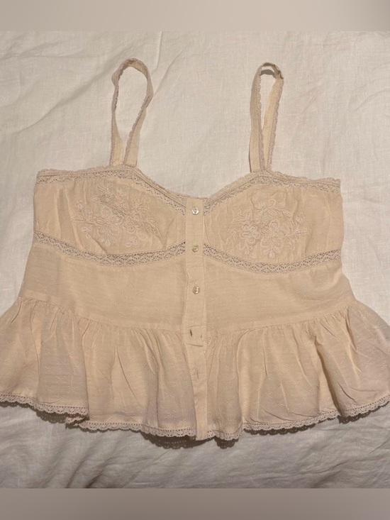 Zara Tops - Zara Delicate Lace Peplum Cami in Soft Beige
